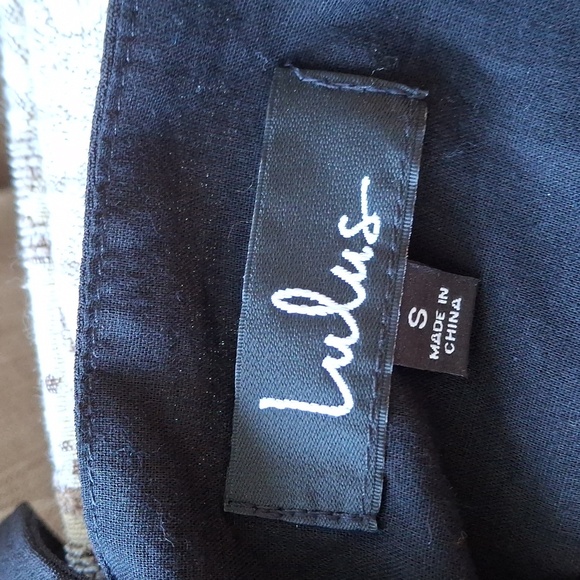 Brand: LulusStyle: Sweet As Ever Button Front Sleeveless Festival Crop Top Small - Picture 7 of 7